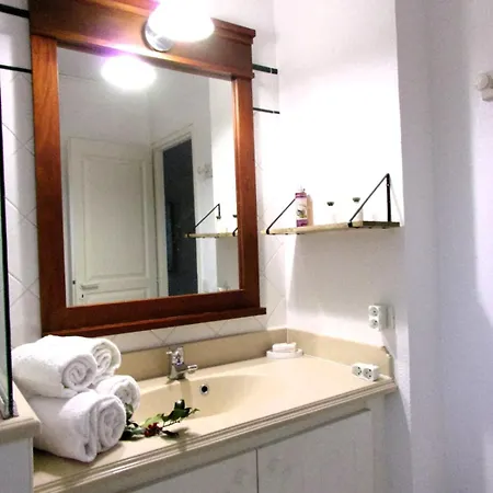 Very Quiet House With Shared Swimming Pool 펜션