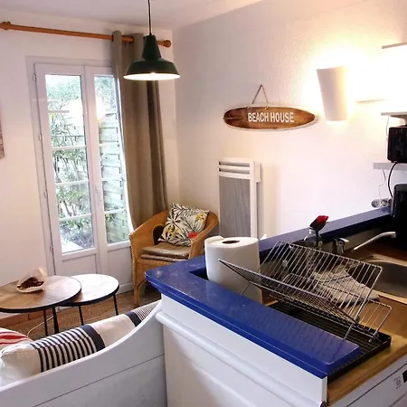 Very Quiet House With Shared Swimming Pool