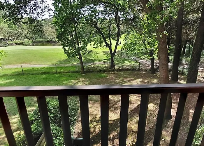 Very Quiet House With Shared Swimming Pool Feriehus