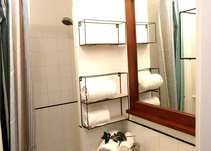 Very Quiet House With Shared Swimming Pool Feriehus *