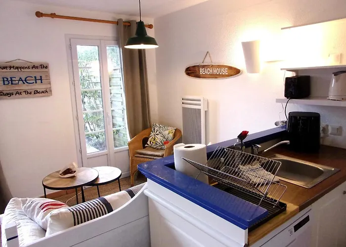 Very Quiet House With Shared Swimming Pool